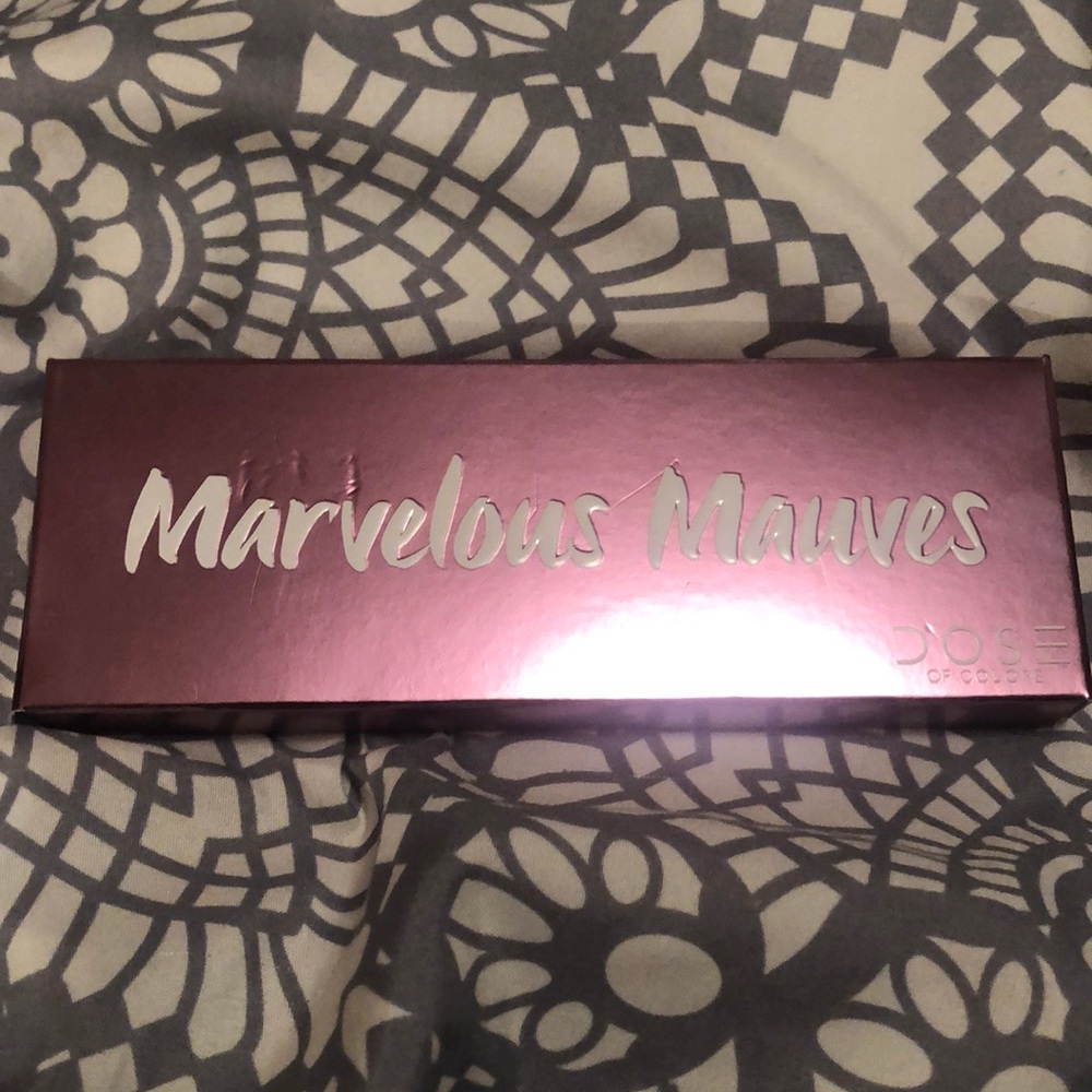 Marvelous mauves dose palette